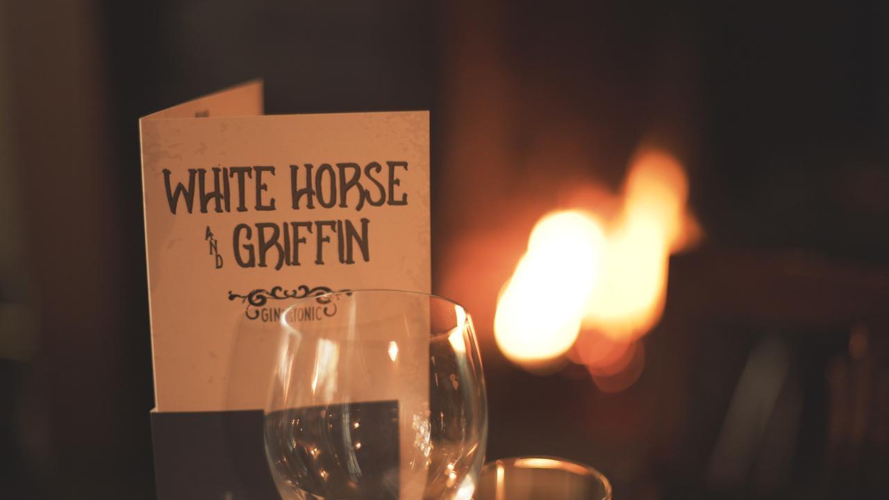 Отель White Horse & Griffin Уитби Экстерьер фото